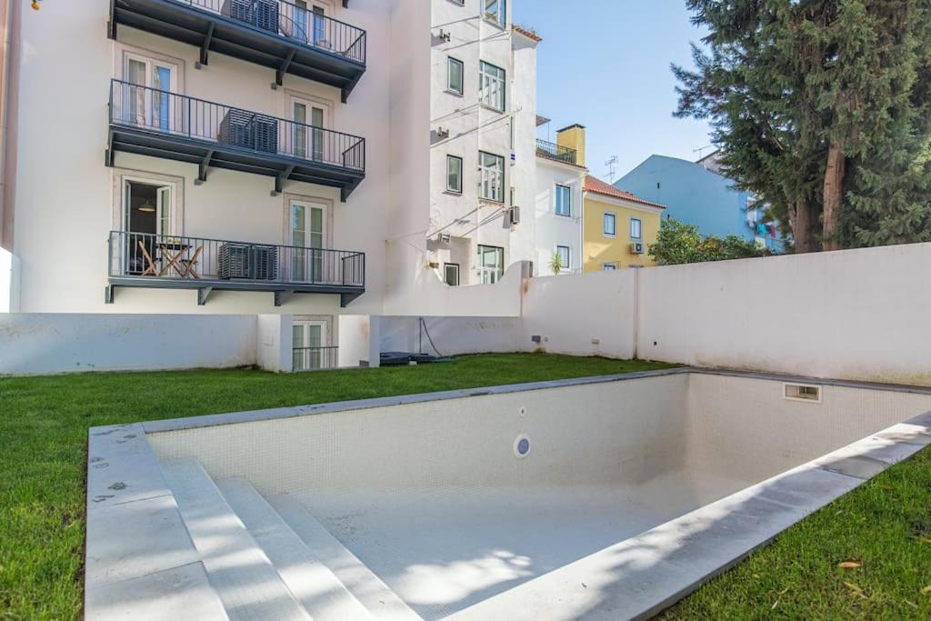 Lapa Garden With Swimming Pool Apartment Lissabon